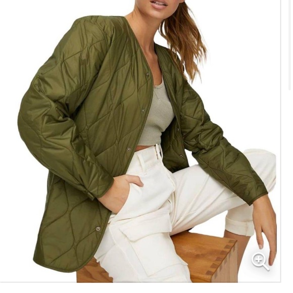 Aritzia Pratt quilted jacket in green. Article #81276 - Picture 2 of 2